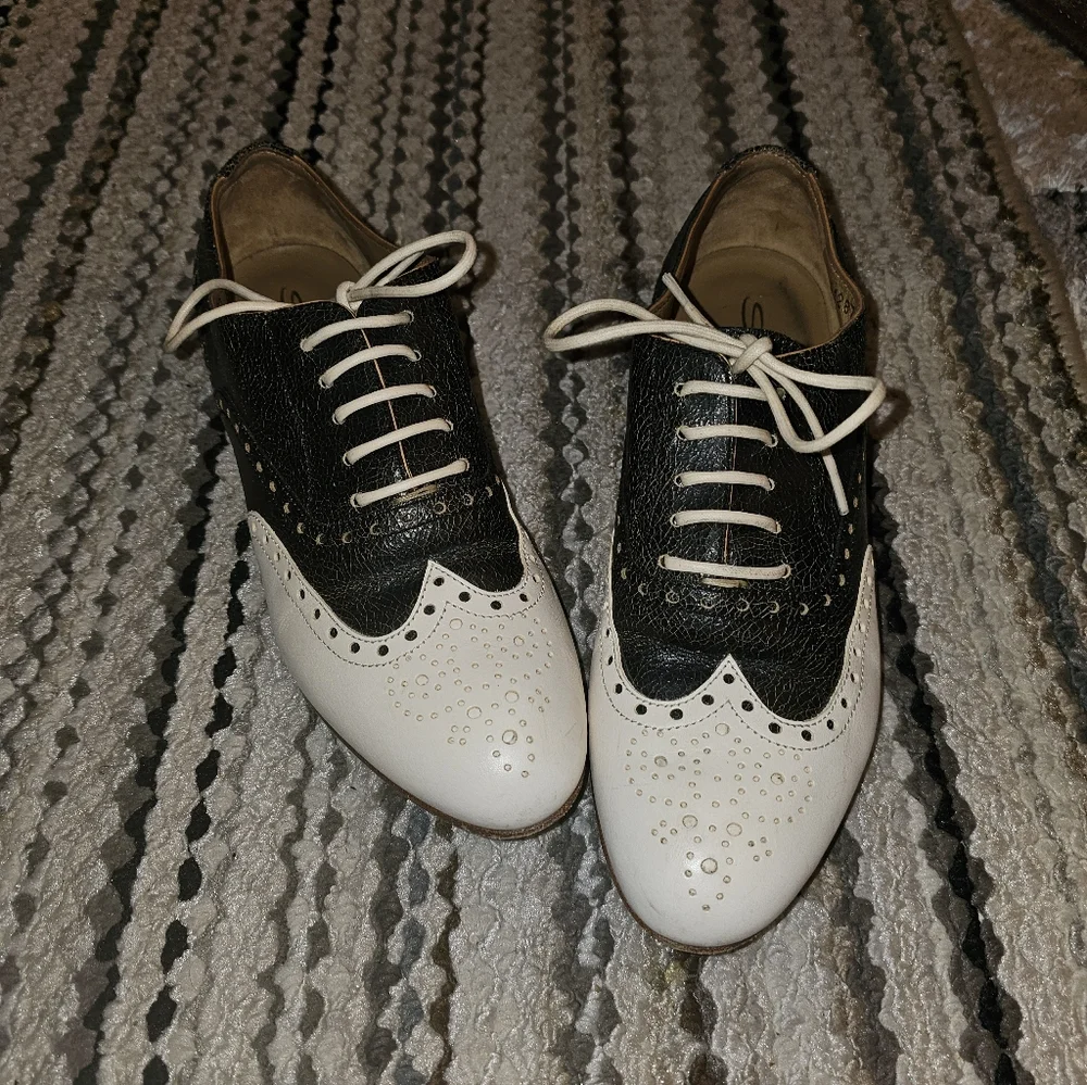 SANTONI Beautiful Black/White Distressed Leather Oxfords 6/36 Pre-owned